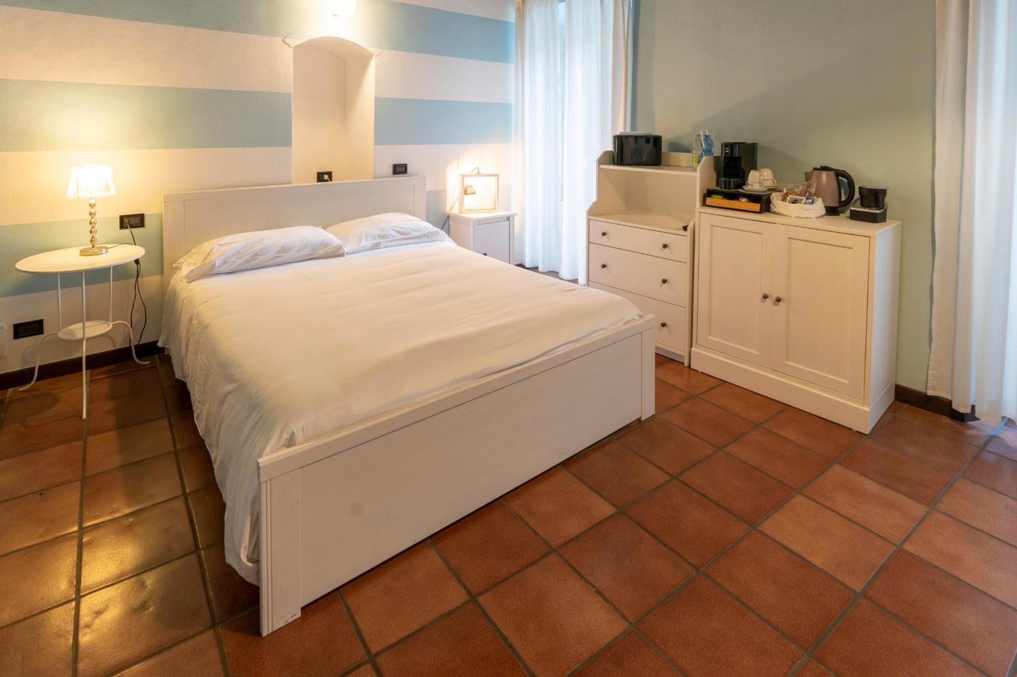 Locanda Alberti Mandello del Lario Exterior foto